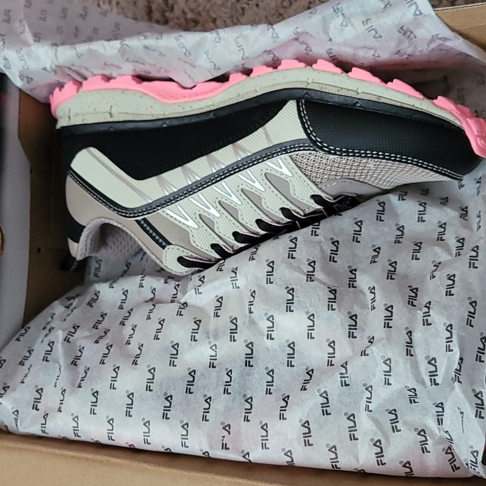 FILA Evergrand Trail Running 21.5 Women's Shoes, 7.5 size, Brand New